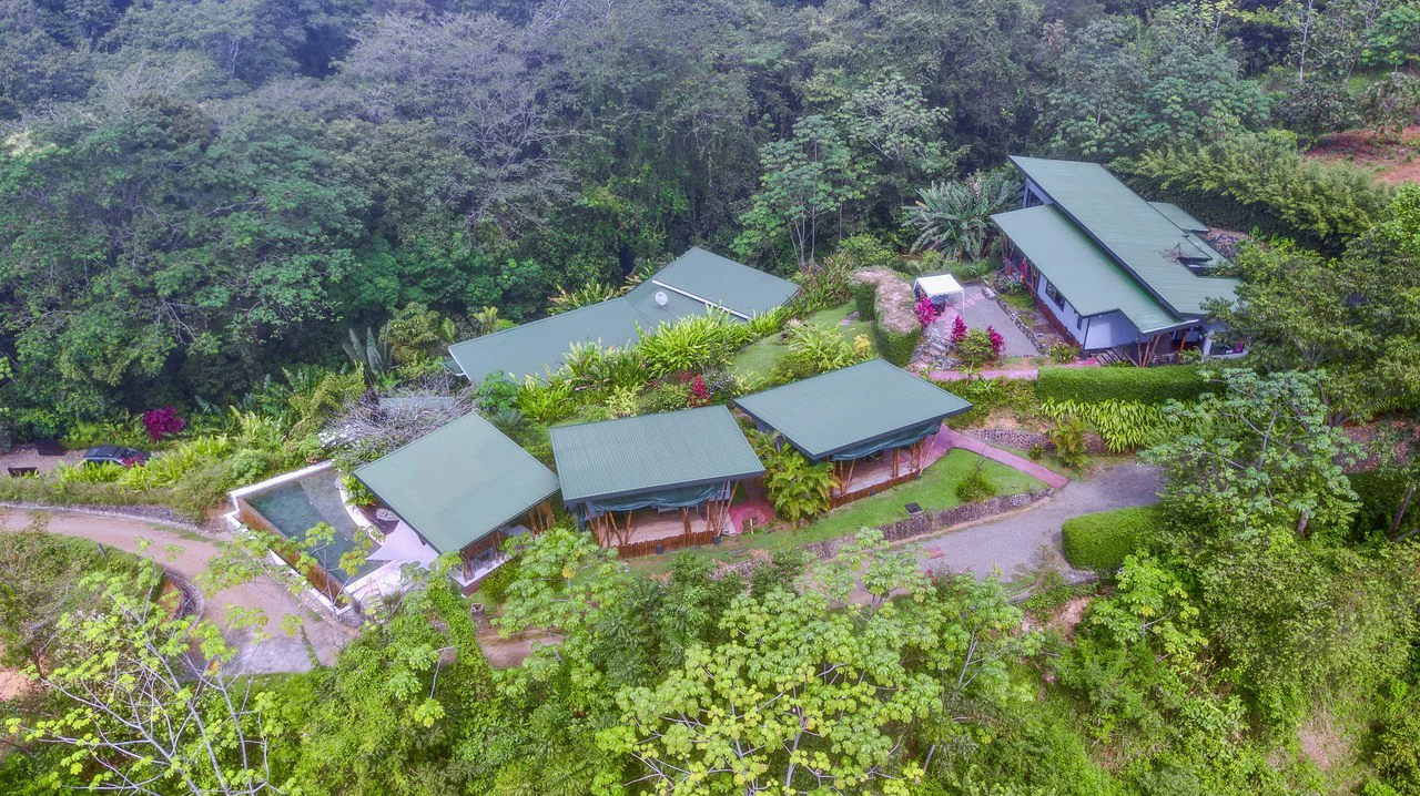 2.24 ACRES – 7 Bedrooms Ocean View Boutique Hotel With Two Pools, 5 Minutes to Uvita, Multiple Rental Options!! - Gallery image 6