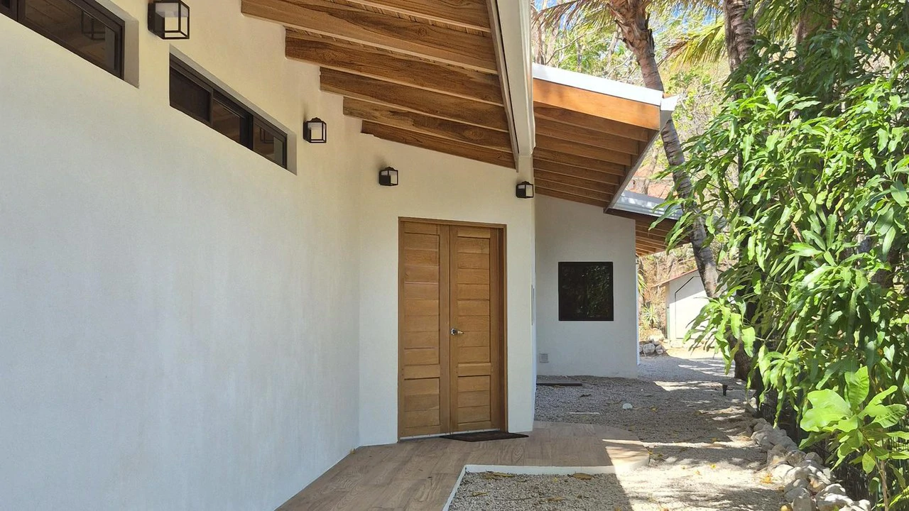 Casa Happy Eden: Elegant Ocean View Villa with Infinity Pool in Exclusive Boca del Toro – minutes from Carillo Beach - Gallery image 32