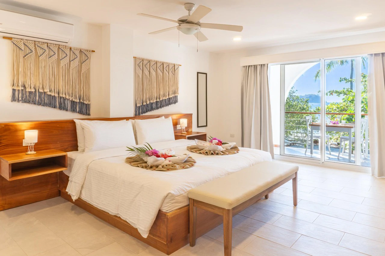 Beachfront Luxury Mixed Use Multi-Unit Residence - photo 6