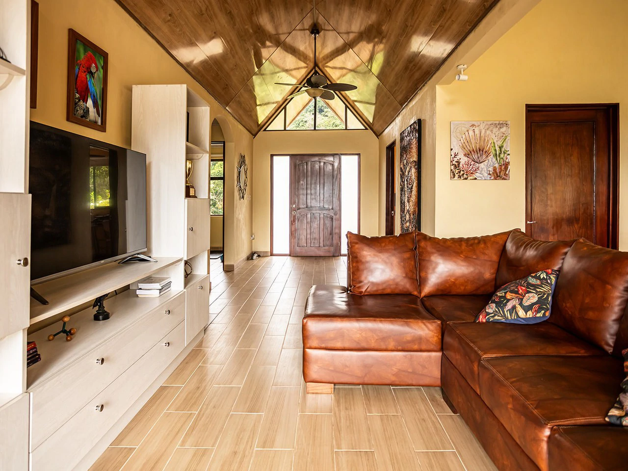11.25 ACRES- 4 Bedrooms, Two Homes, Panoramic Ocean & Mountain Views With Stream, 30+ Fruit Trees, 40 Minutes to Quepos!!! - Gallery image 22