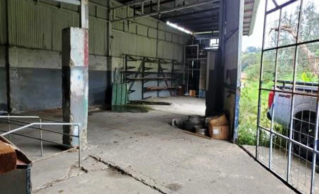 FIRE SALE! Commercial or Warehouse (Bodega) - Gallery image 7