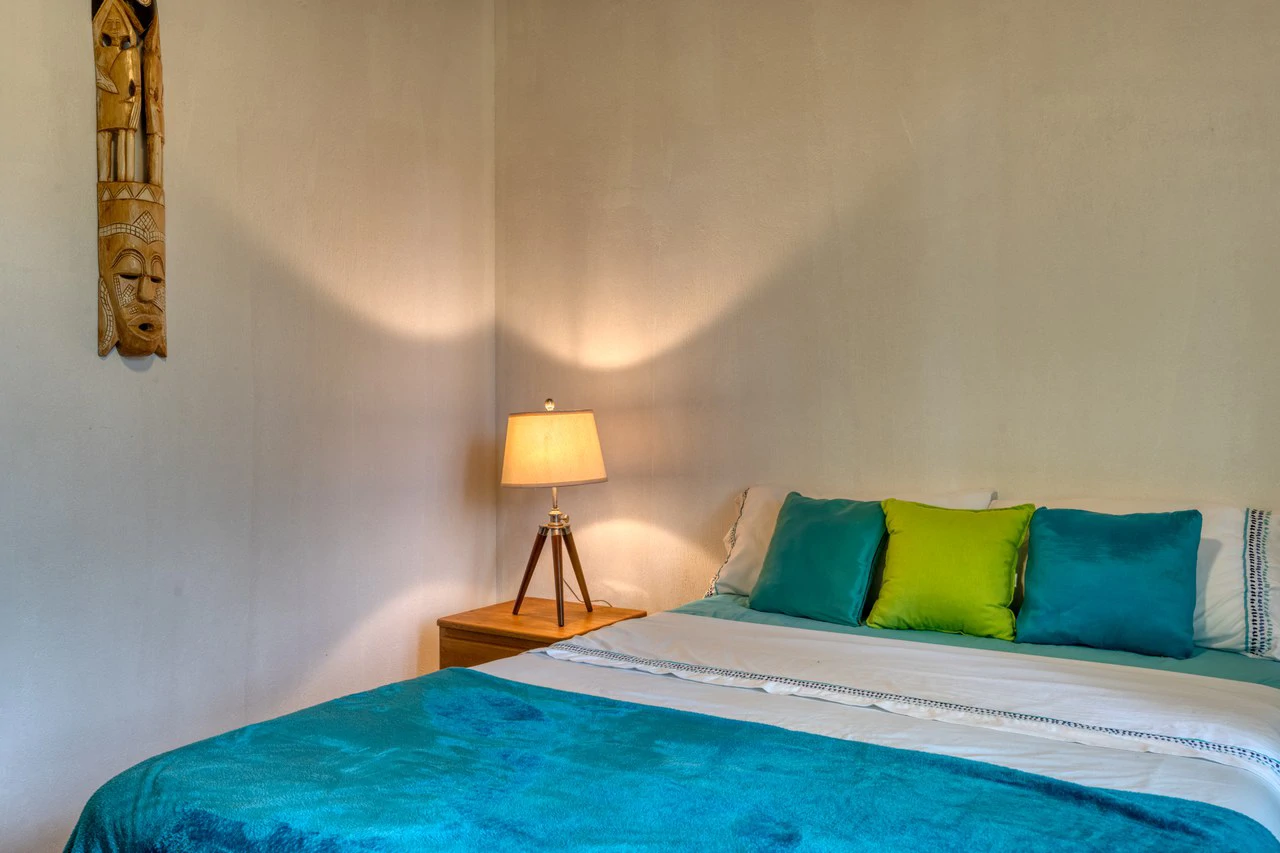 5 Bedroom Mountain Retreat Minutes from the Beach Platanillo Costa Rica - Gallery image 37