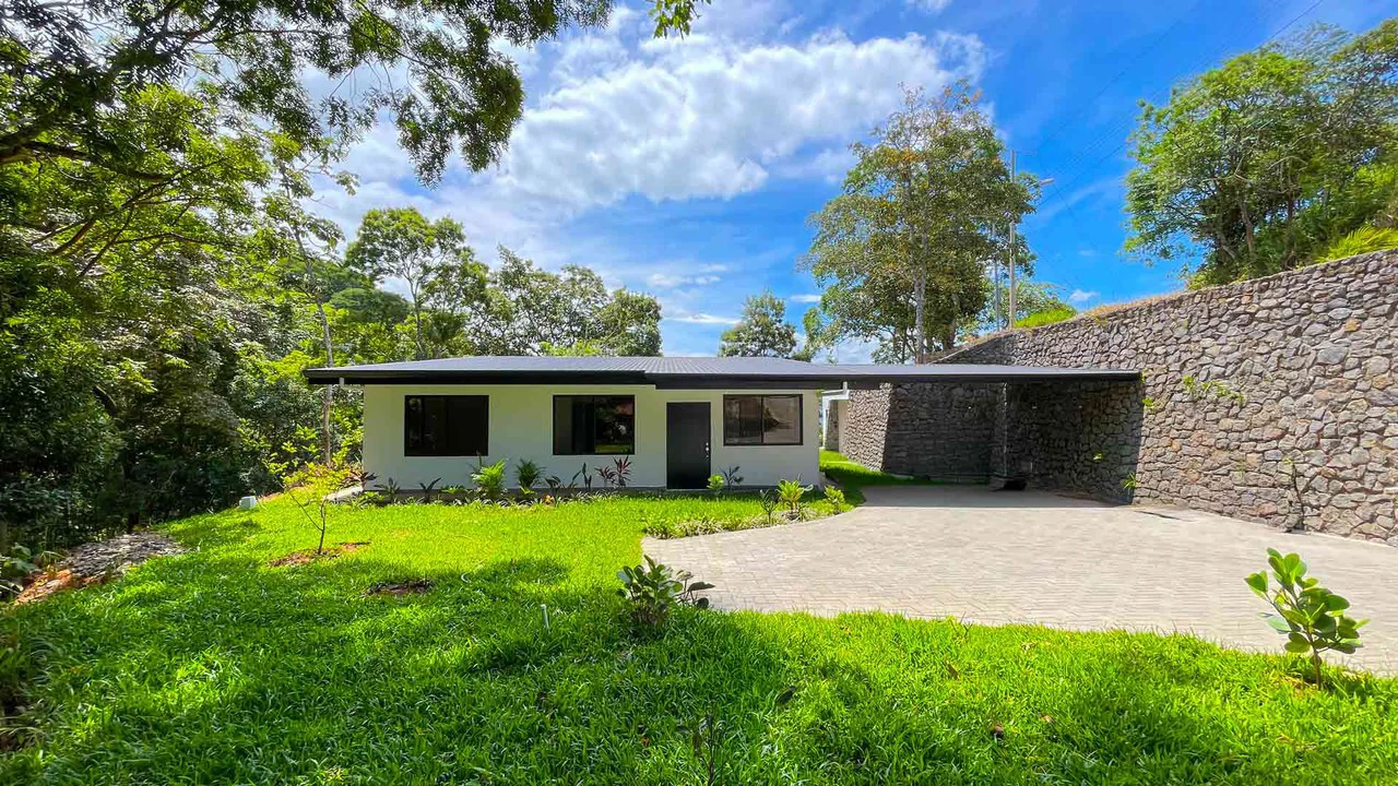 New Home for Sale in Atenas, Costa Rica with Private Pool and Tropical Surroundings - Gallery image 22