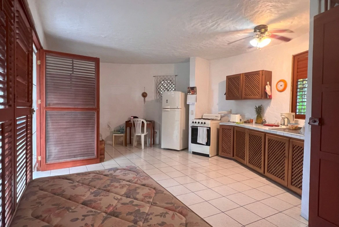Casa Blanca – Coastal Living – Commercial Opportunity! - Gallery image 5