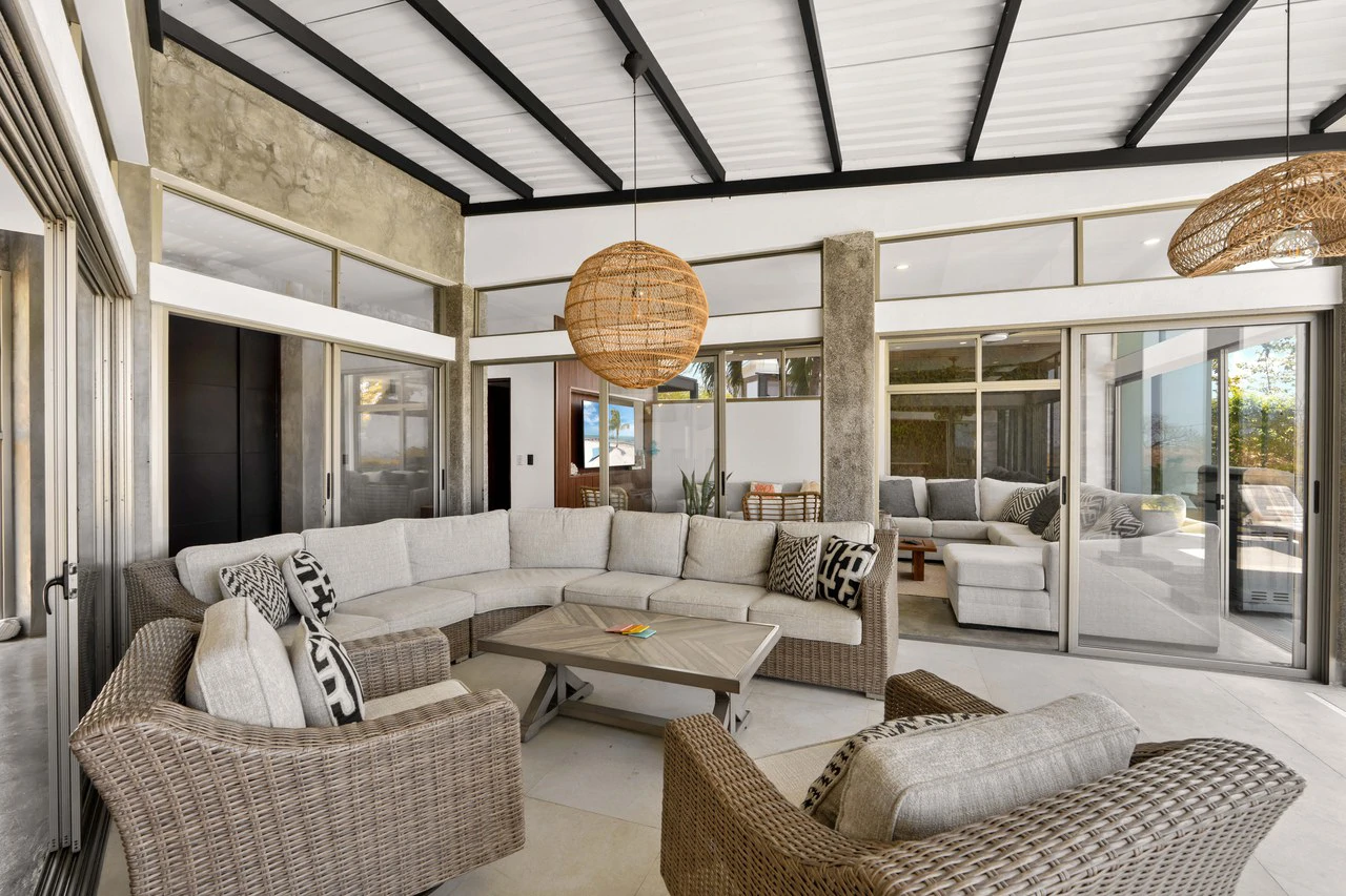 Casa Hijau: Modern Ocean-View Surf Home in Marbella - Gallery image 5