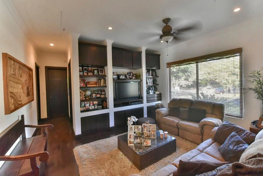 Oro sol gated: Luxury and Tranquility in Santa Ana! in gated community - Gallery image 10