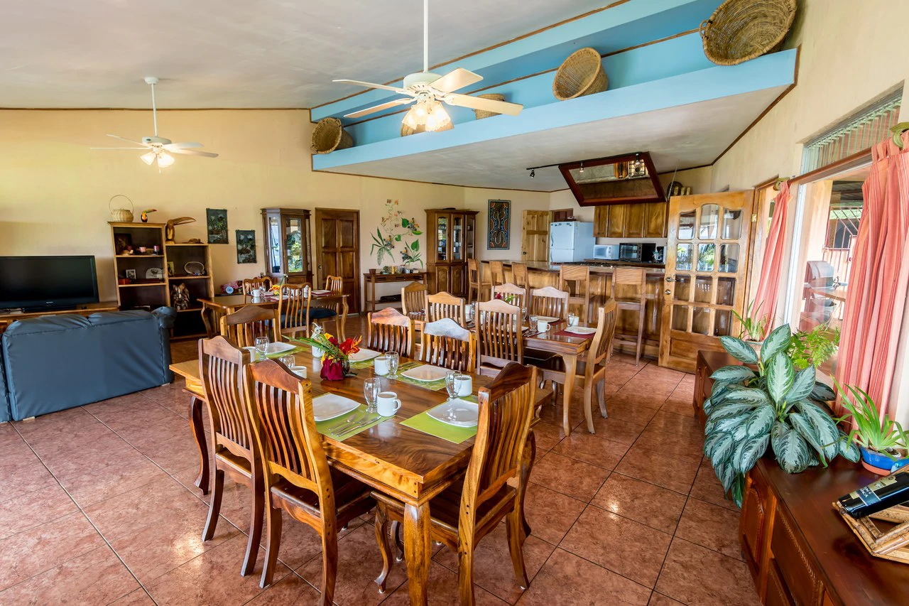 Nepenthe B&B: Hotel / B&B in the Rain Forest with spectacular views of Lake Arenal & Volcano. - Gallery image 8