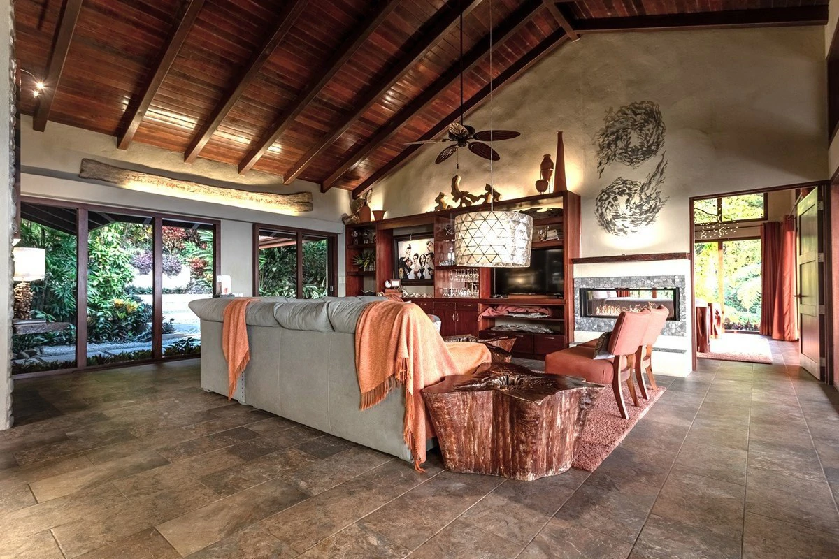 4.6 ACRES – 4 Bedroom Ultra-Private Oceanview Luxury Estate Surrounded by Rainforest!!! - Gallery image 41