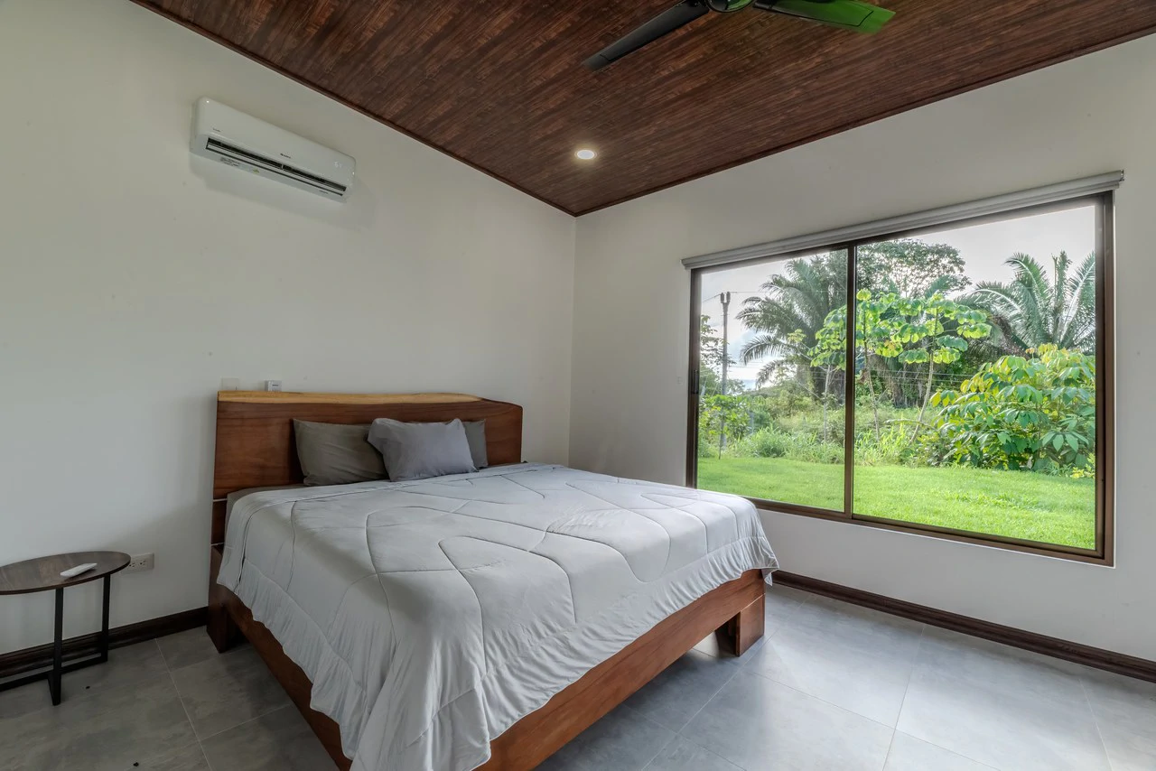 Brand New 3 Br, 2.5 Ba | Swimming Pool, High Ceilings - Gallery image 21