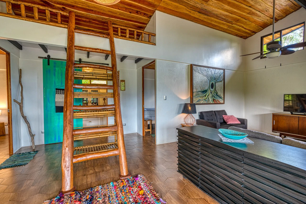 5 Bedroom Mountain Retreat Minutes from the Beach Platanillo Costa Rica - Gallery image 60