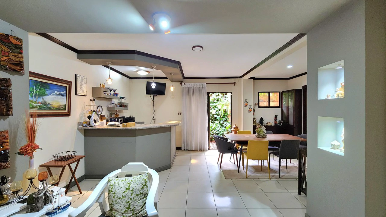 House For Sale in Llorente - Gallery image 6
