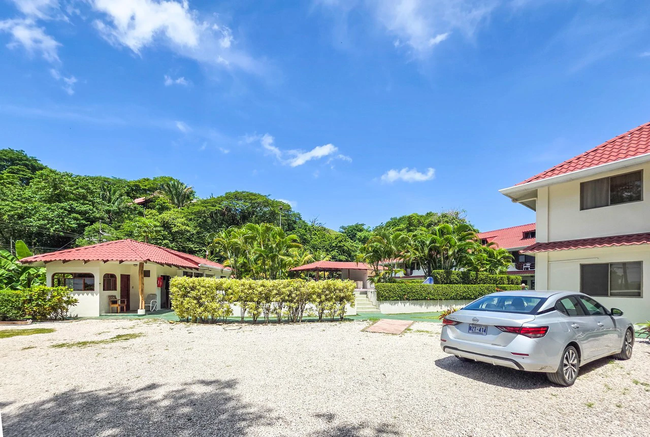 Prime Location 1bed 1bath Condo, Steps From Samara Beach - Gallery image 15
