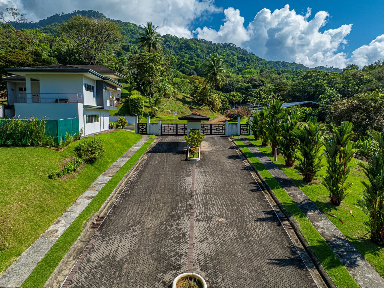 Elegant Tropical Villa Steps from Playa Hermosa – Gated Community - Gallery image 50