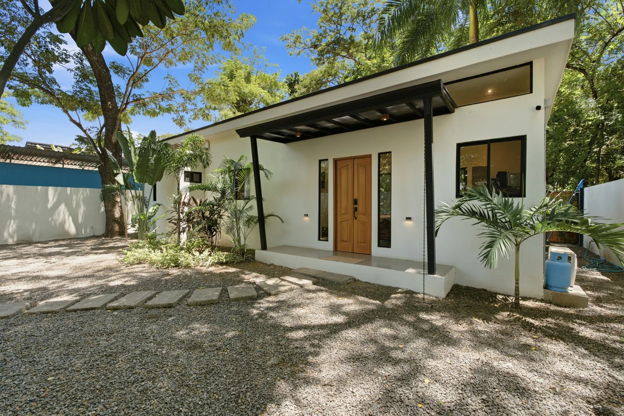 Casa Tatou: Private Pool & Walk-to-Beach Living in Surfside Playa Potrero - photo 22
