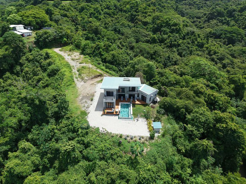 Villa Buena Vista y Lote Linda Vista: Exceptional 2.8-Acre Estate with Luxury 4-Bedroom Home, Panoramic Views, and Expansion Lot, Just Minutes from Samara - Gallery image 3