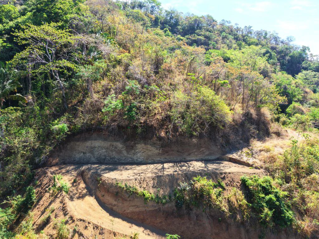 Lote 17 La Montaña: Stunning 1.86 Acres Ocean And Mountain View Land - Gallery image 3