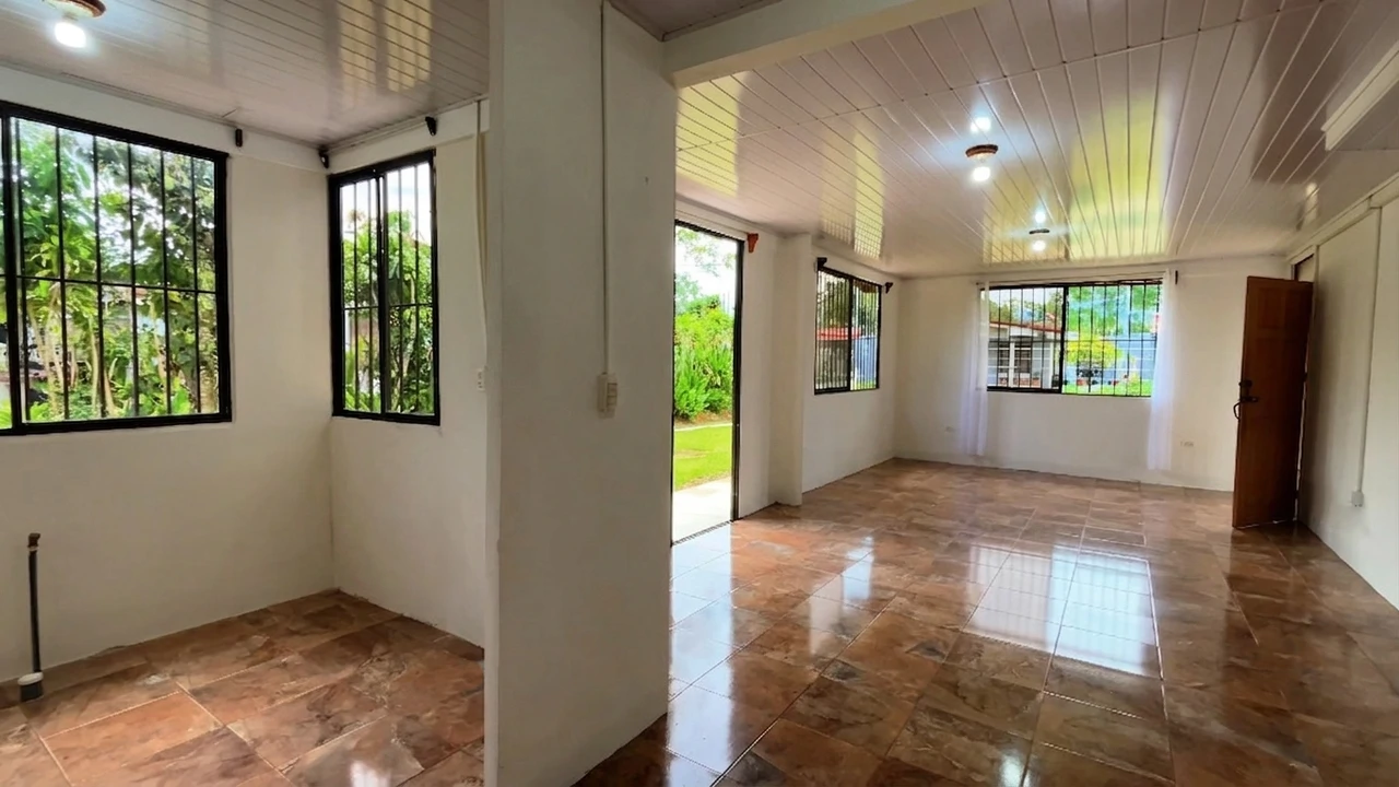 House For Sale in Daniel Flores - photo 2