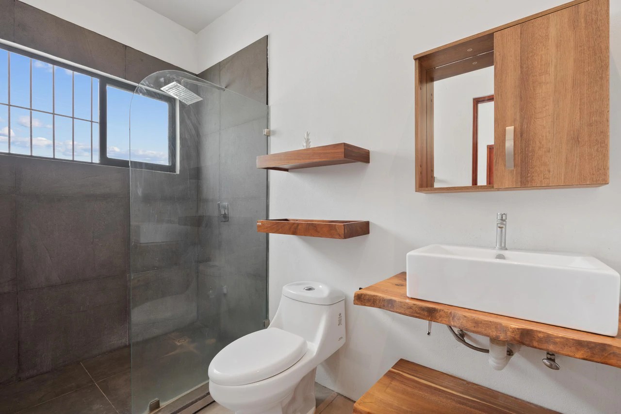Rare Residential + Commercial: Investment Combo on Key Corridor - Gallery image 24