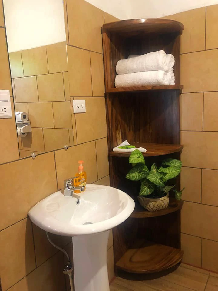 2 Acres with 4 houses Centrally located in Monteverde BV0224: Turn-Key Accommodations Business on 2 Acres Just 5 Minutes from Santa Elena – Surrounded by Nature, Ready to Grow - Gallery image 8