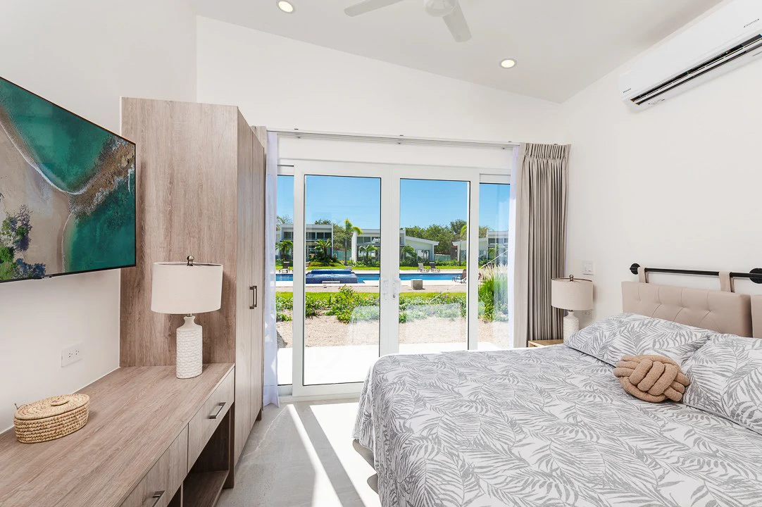 The Enclave: Ultra-Modern 3 Bedroom Villa Located Minutes From the Beach! - Gallery image 10
