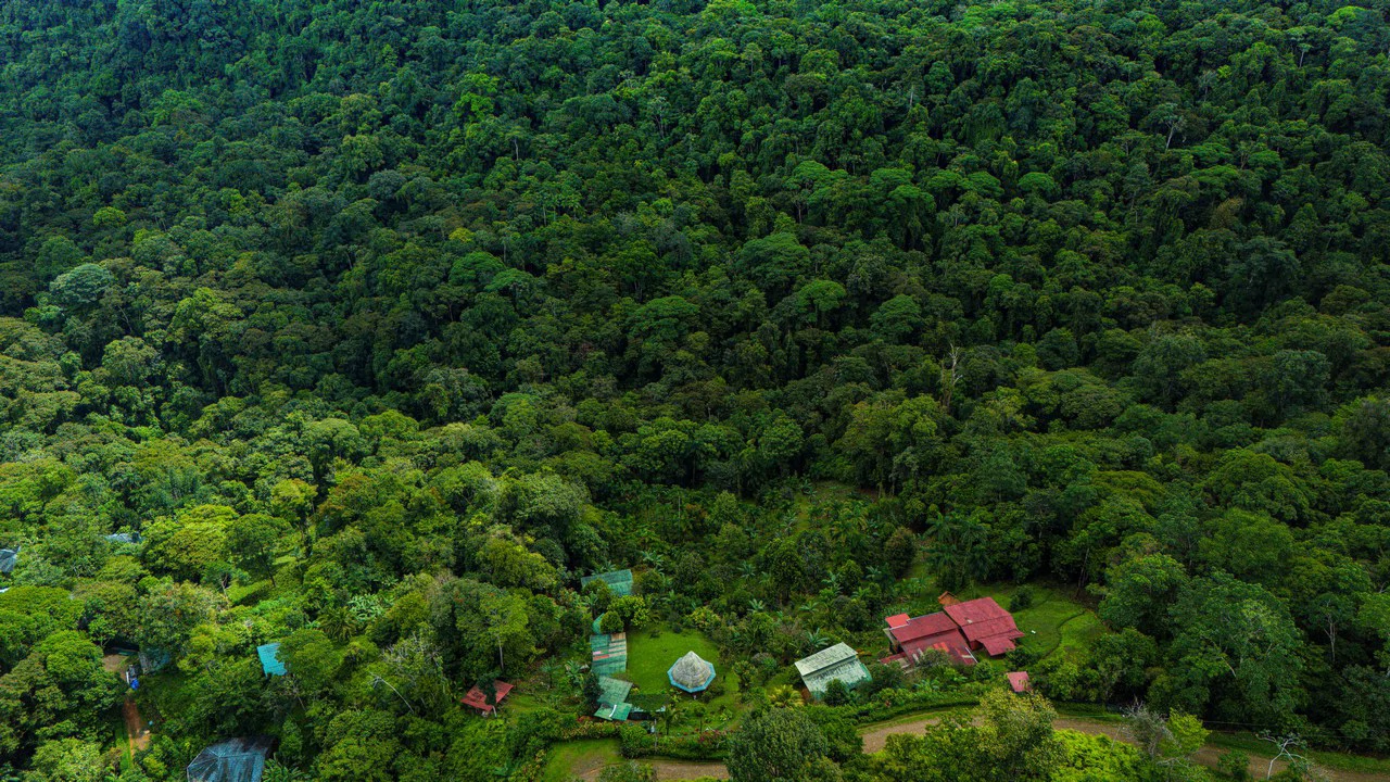 Riverfront Sanctuary with Breathtaking Views of Diamante Waterfalls - Gallery image 30