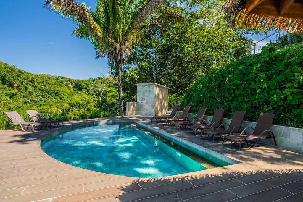 Samara Vista - Villa & Lodge: Exceptional Ocean-View Luxury Estate with Multiple Residences, Expansion & Income Potential - photo 3