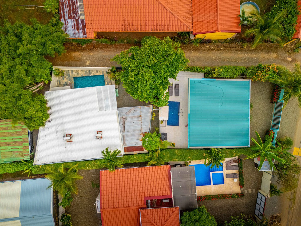 3 Bed Main Home with Two Rental Villas, Walk to Beach in Uvita! Fantastic Location! - Gallery image 2