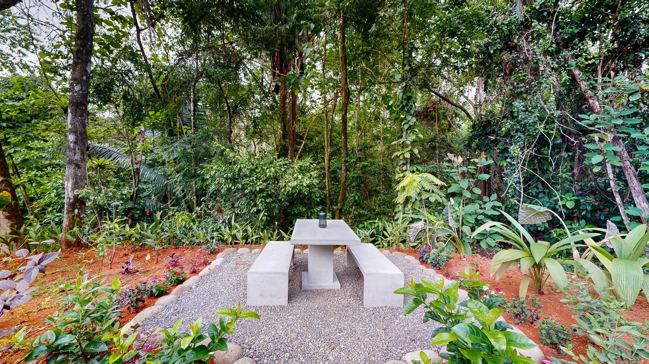 Casa Oropéndula: Modern Jungle Home for Sale Near Dominical, Costa Rica | 3BR, 2.5BA, 3.44 Acres with Creek - Gallery image 12