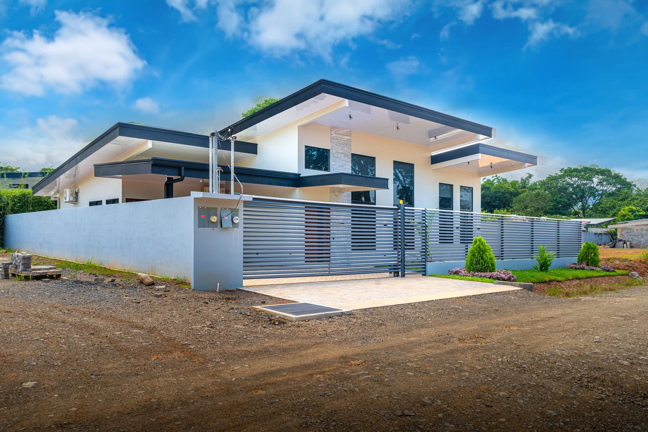 River Bend Estates, 3 Bedroom Masterpiece.: House For Sale in Uvita - Gallery image 11