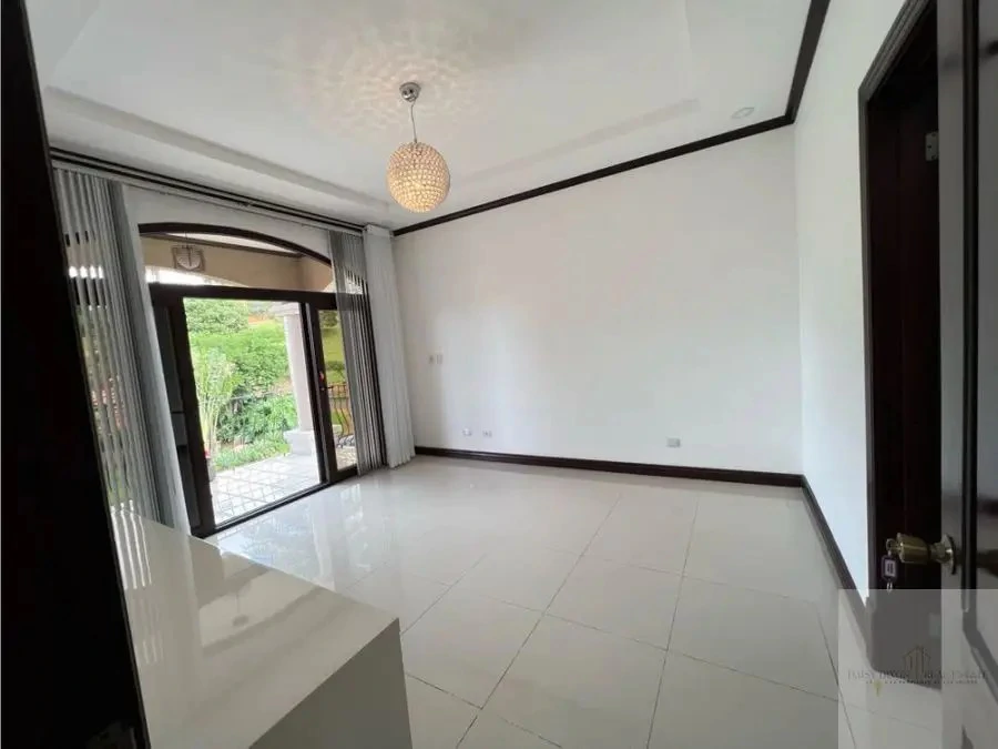 Beautiful Home in Colinas de Montealegre, Curridabat - Gallery image 8