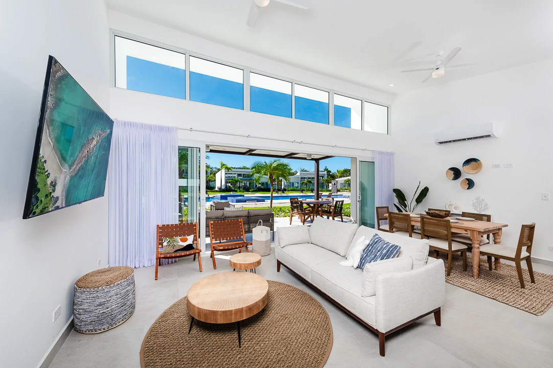 The Enclave: Ultra-Modern 3 Bedroom Villa Located Minutes From the Beach! - Gallery image 5
