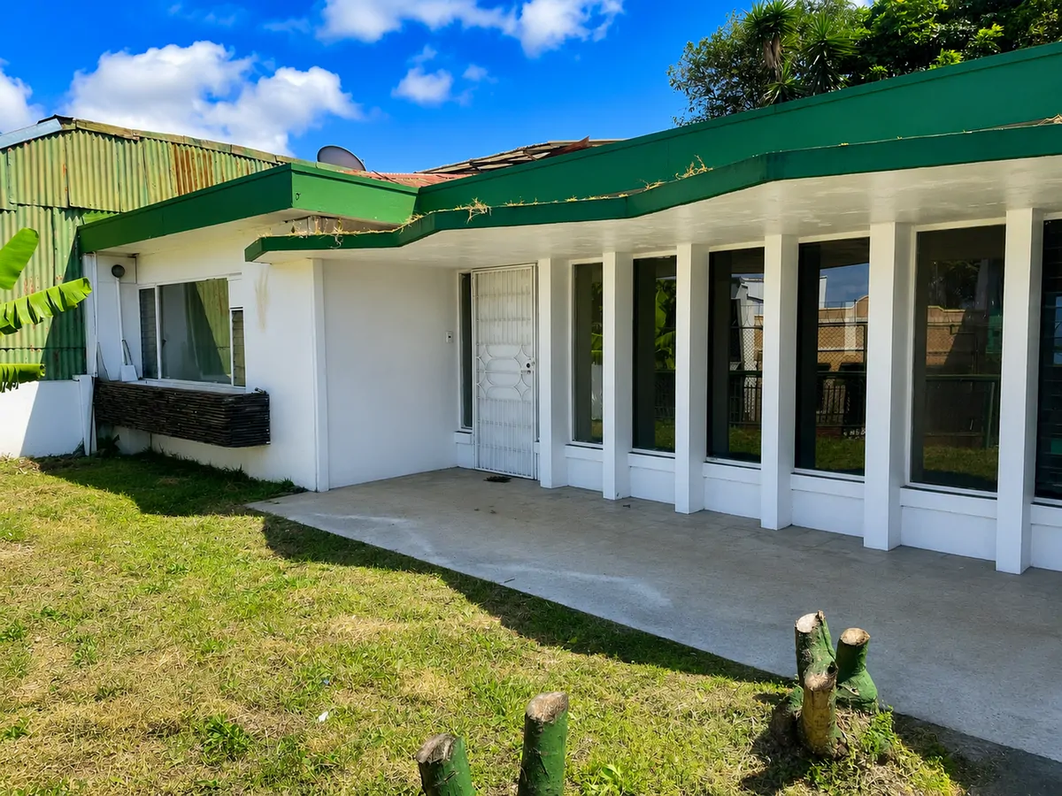 House for Sale with Commercial Zoning Barrio Bolívar Parque Las Animas San José