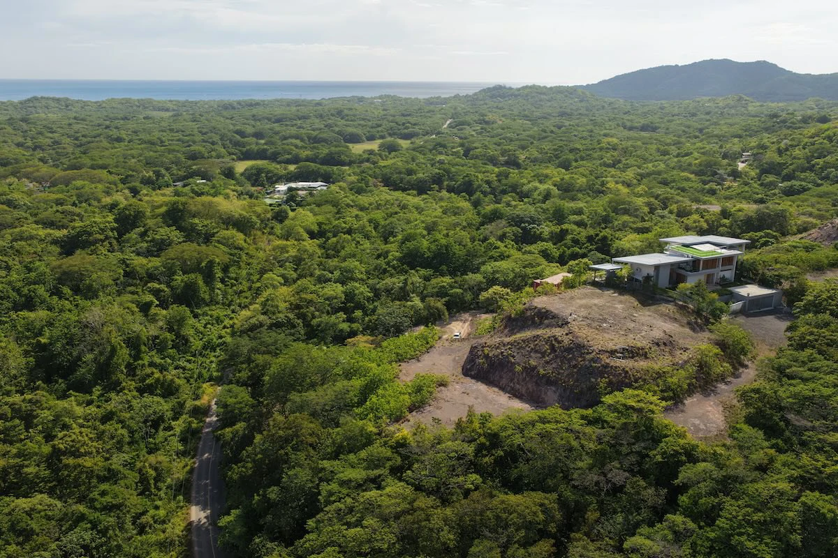 2,045m2 Ocean View Mixed-Use Lot In Playa Grande - photo 4