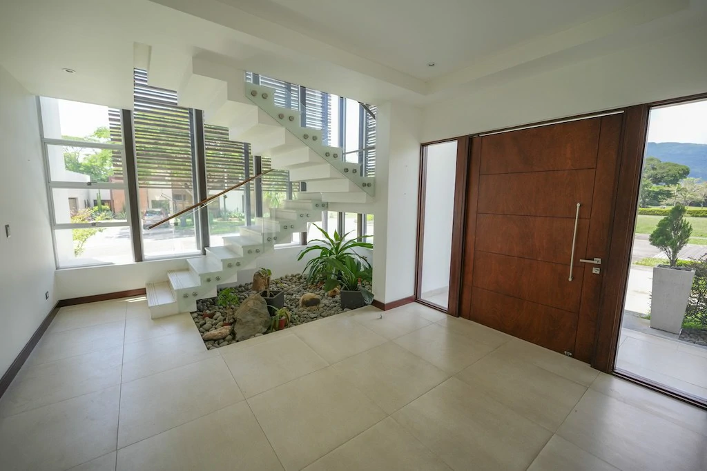 House For Sale in Lindora - Gallery image 2