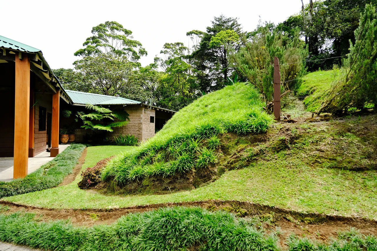 Hidden Paradise in Monteverde. Sierra Verde SV0125: 5 Hectares with Spectacular Views, a Beautiful and Cozy Main House and Caretaker’s Home Just 10 Minutes from Monteverde - Gallery image 17