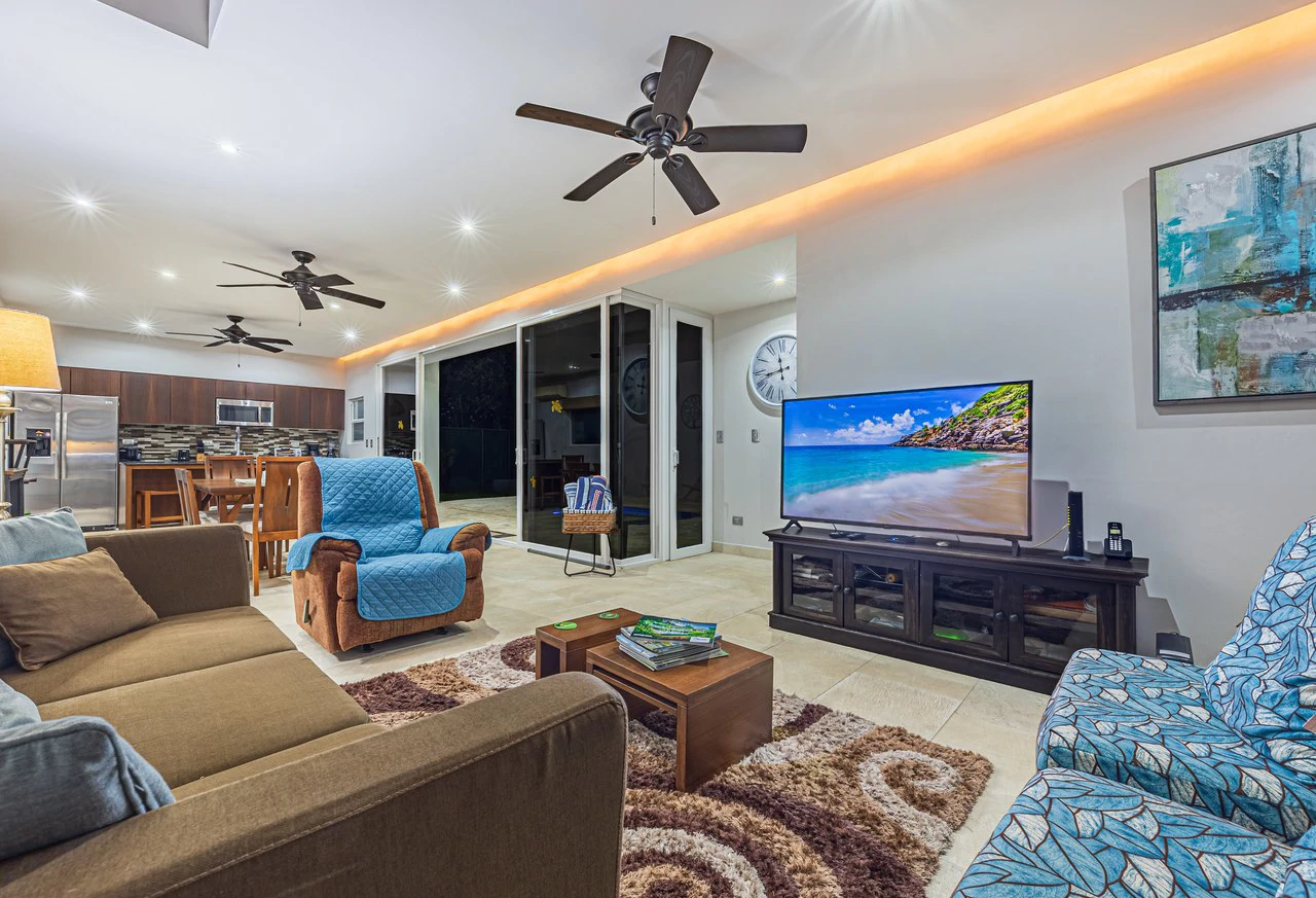 Elegant Tropical Villa Steps from Playa Hermosa – Gated Community - Gallery image 7