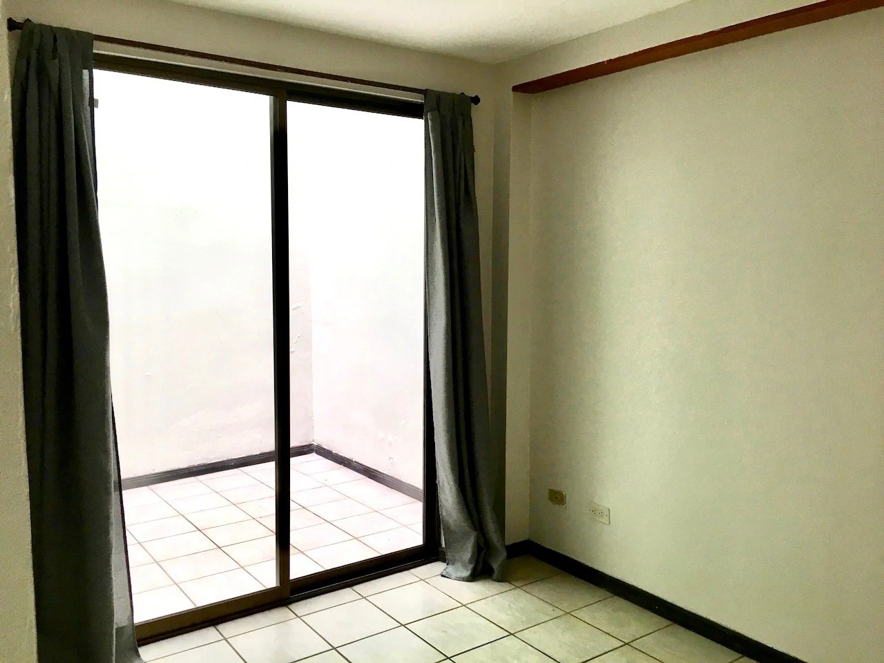 APARTMENTS BUILDING FOR SALE! ATTENTION INVESTORS! - Gallery image 33