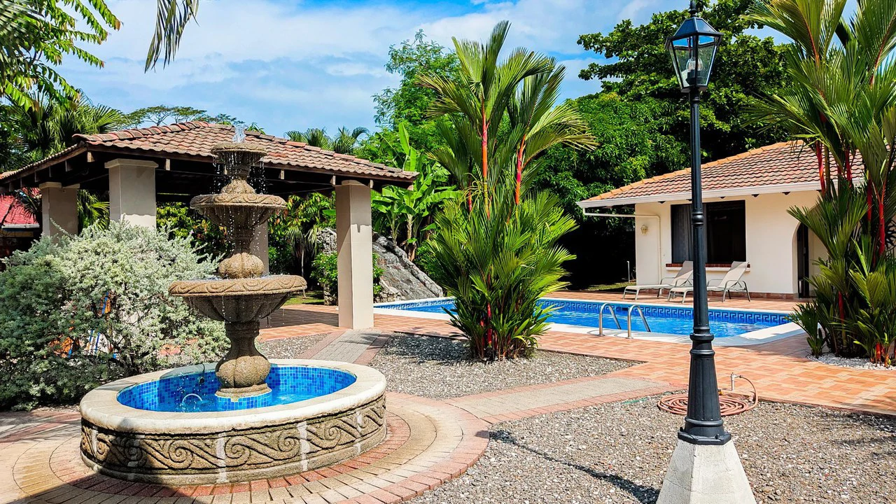 Villa For Sale in Jacó - Gallery image 2
