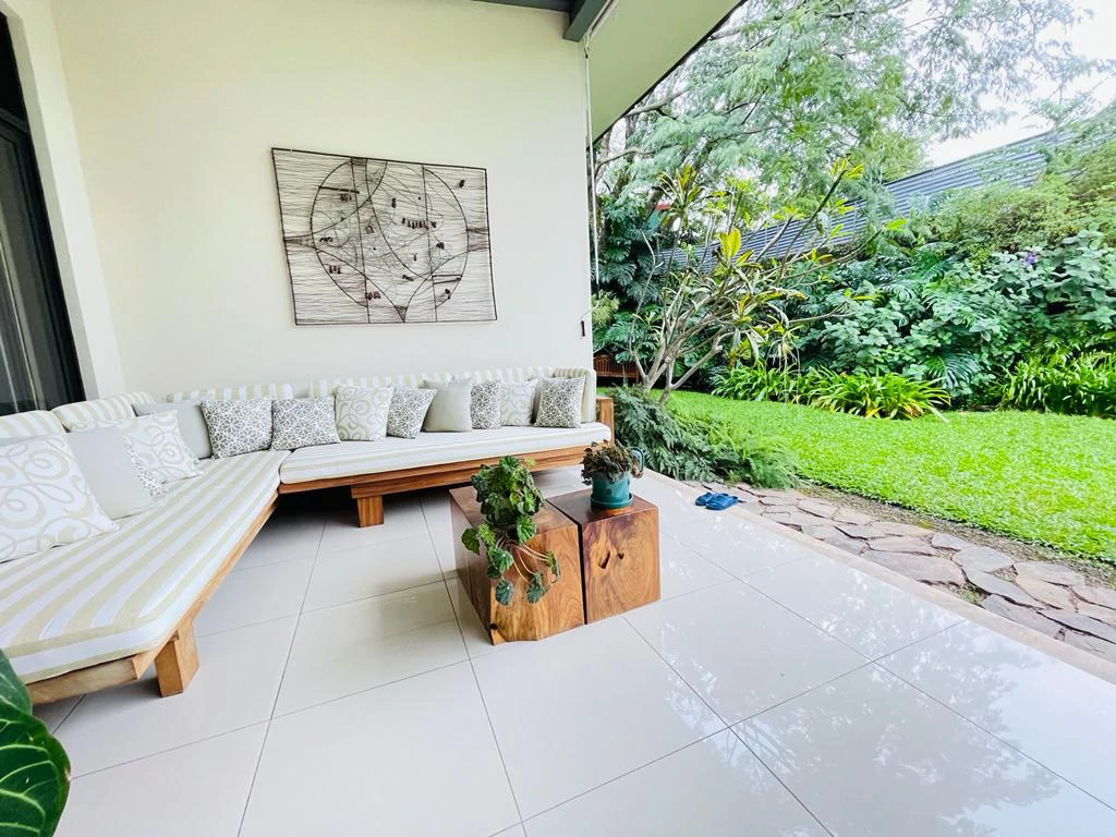 One Floor House for Sale Wide Garden Santa Ana Costa Rica - Gallery image 2