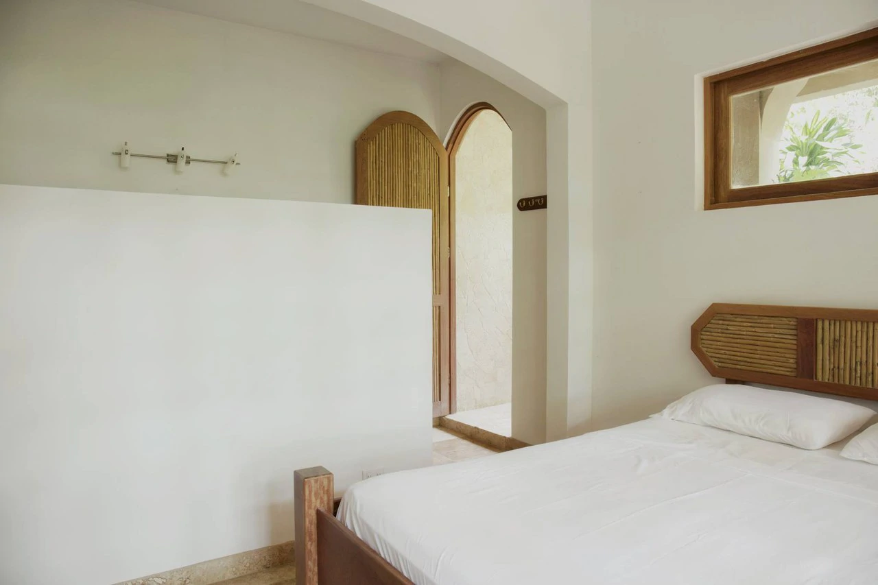 Property with 3 homes and pool: Tropical Gardens steps to the Beach in Mal País and minutes to Santa Teresa - Gallery image 27