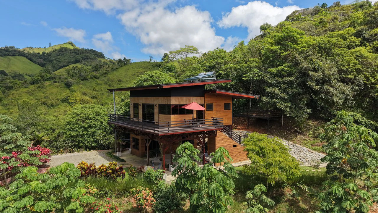 Mountain House For Sale in San Isidro del General