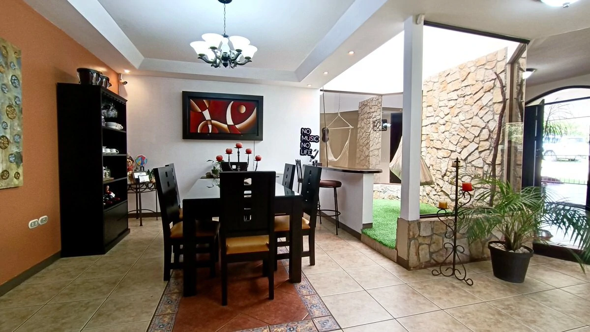 Property for sale with the 3 houses in San Rafael - Gallery image 50