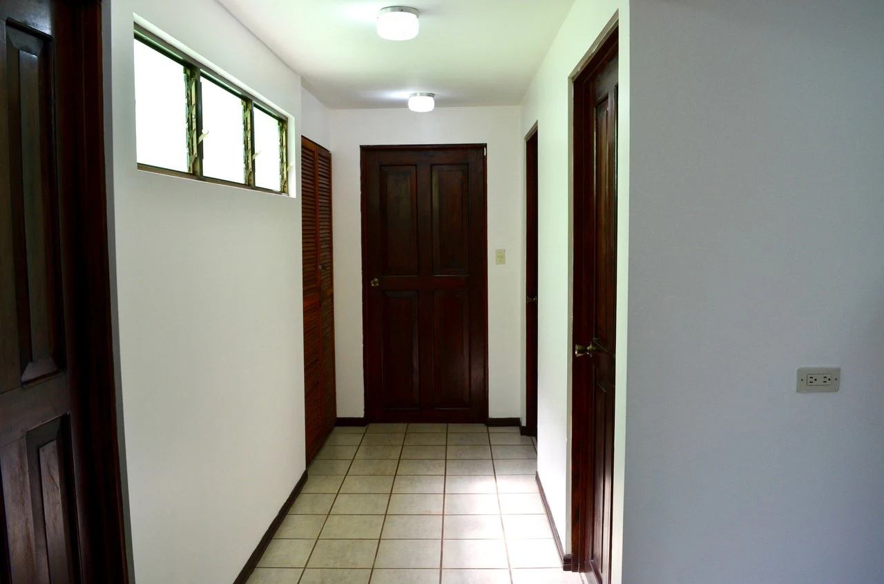 APARTMENTS BUILDING FOR SALE! ATTENTION INVESTORS! - Gallery image 17