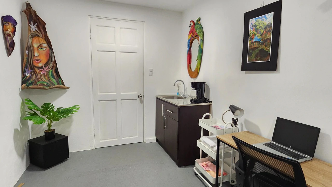 Jaco House like NEW- 4 Bedroom+Lock off Apartment - Gallery image 20