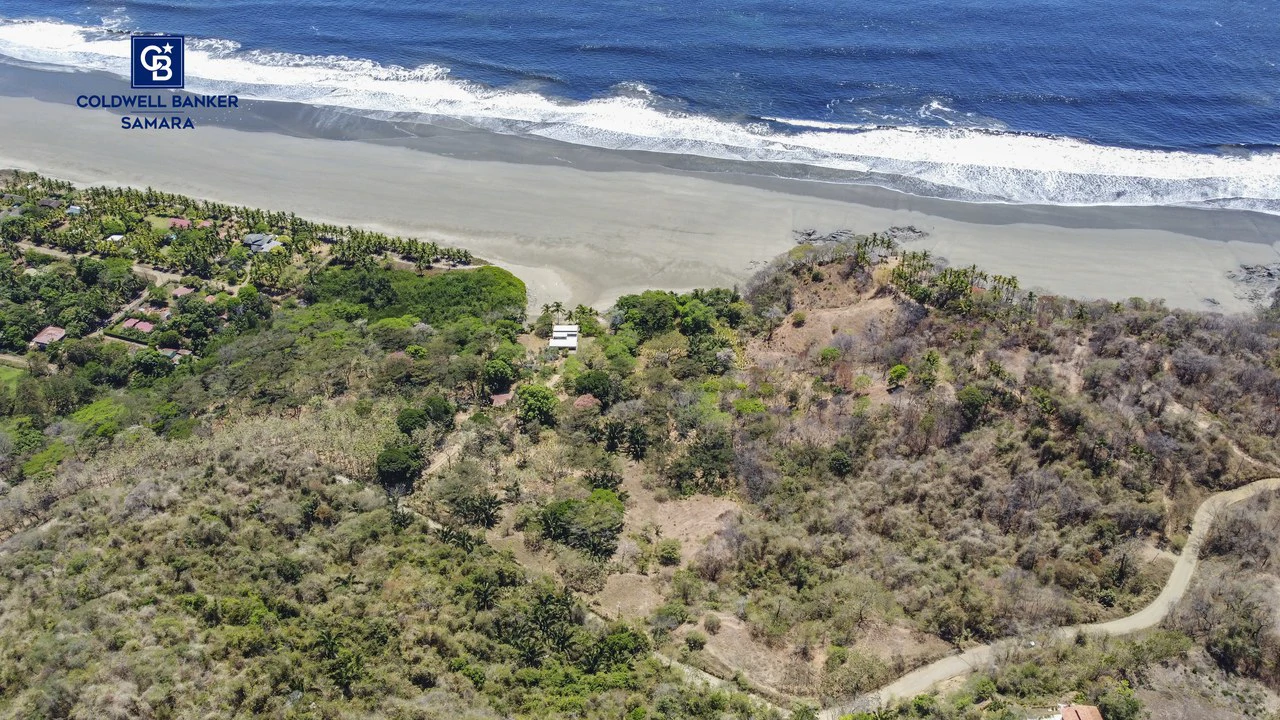Rare Titled Beachfront Property with House - Gallery image 4