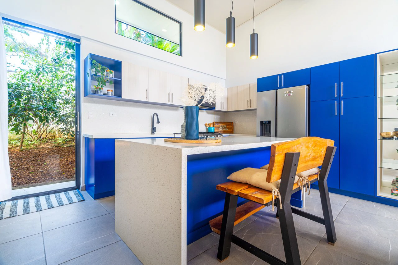 Modern 3 Bedroom Home - Walking distance to it all! - Gallery image 43