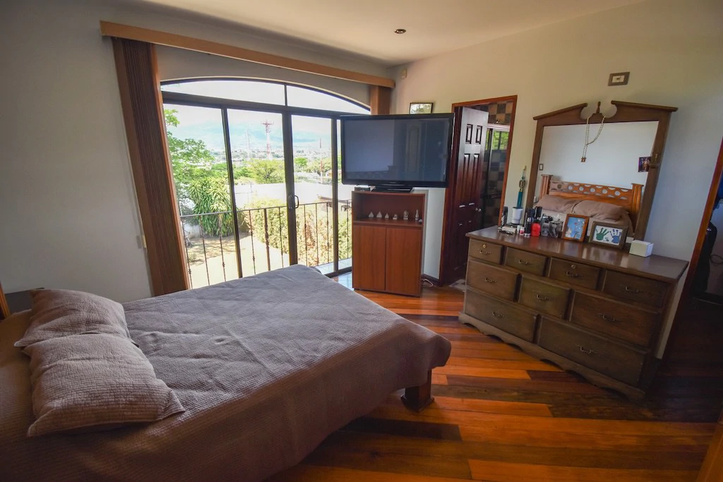 House For Sale in San Rafael - Gallery image 23