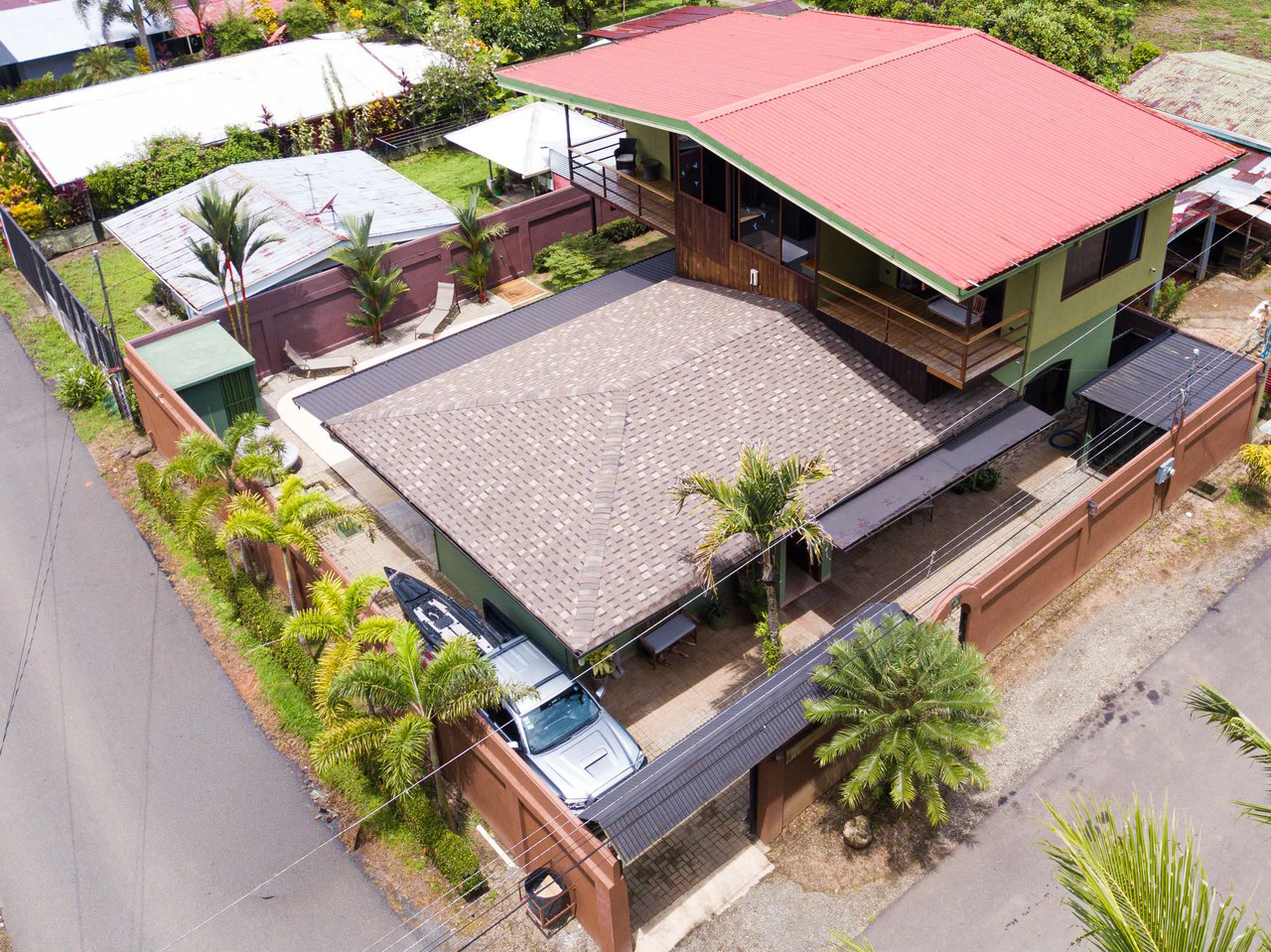Naranjito corner lot house - photo 3
