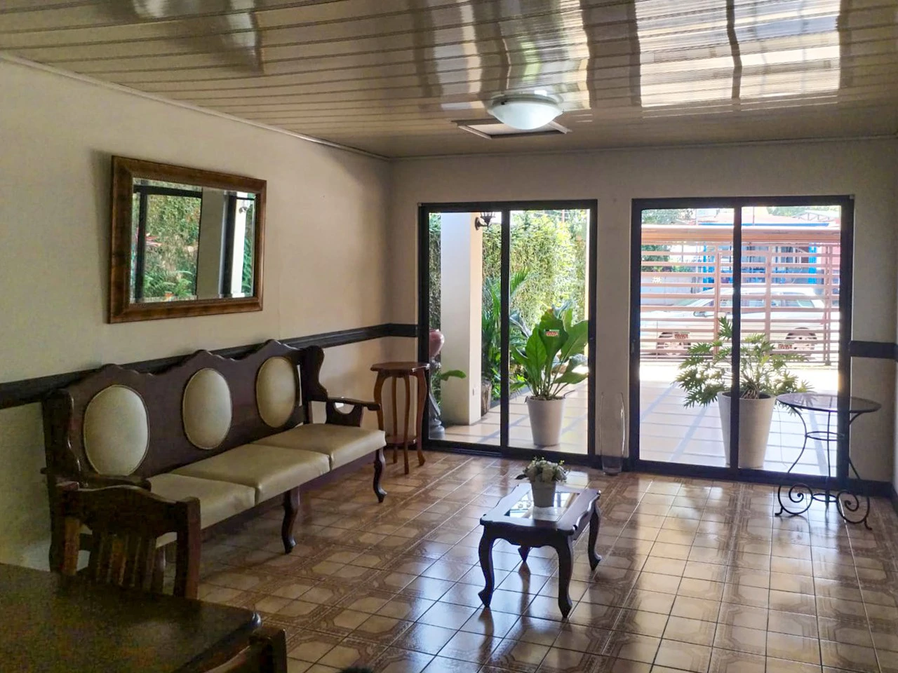 House in Grecia center just 100m from the Plaza Grecia Mall - Gallery image 4