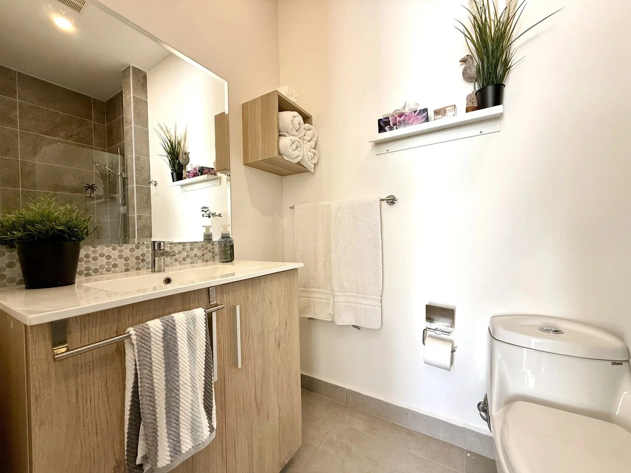 AZUL DEL MAR 6 :$215,000 USD:  with one-of-a-kind location with private beach, security, and amazing amenities!: Luxury resort-style living. Furnished and Financing Available - Gallery image 18